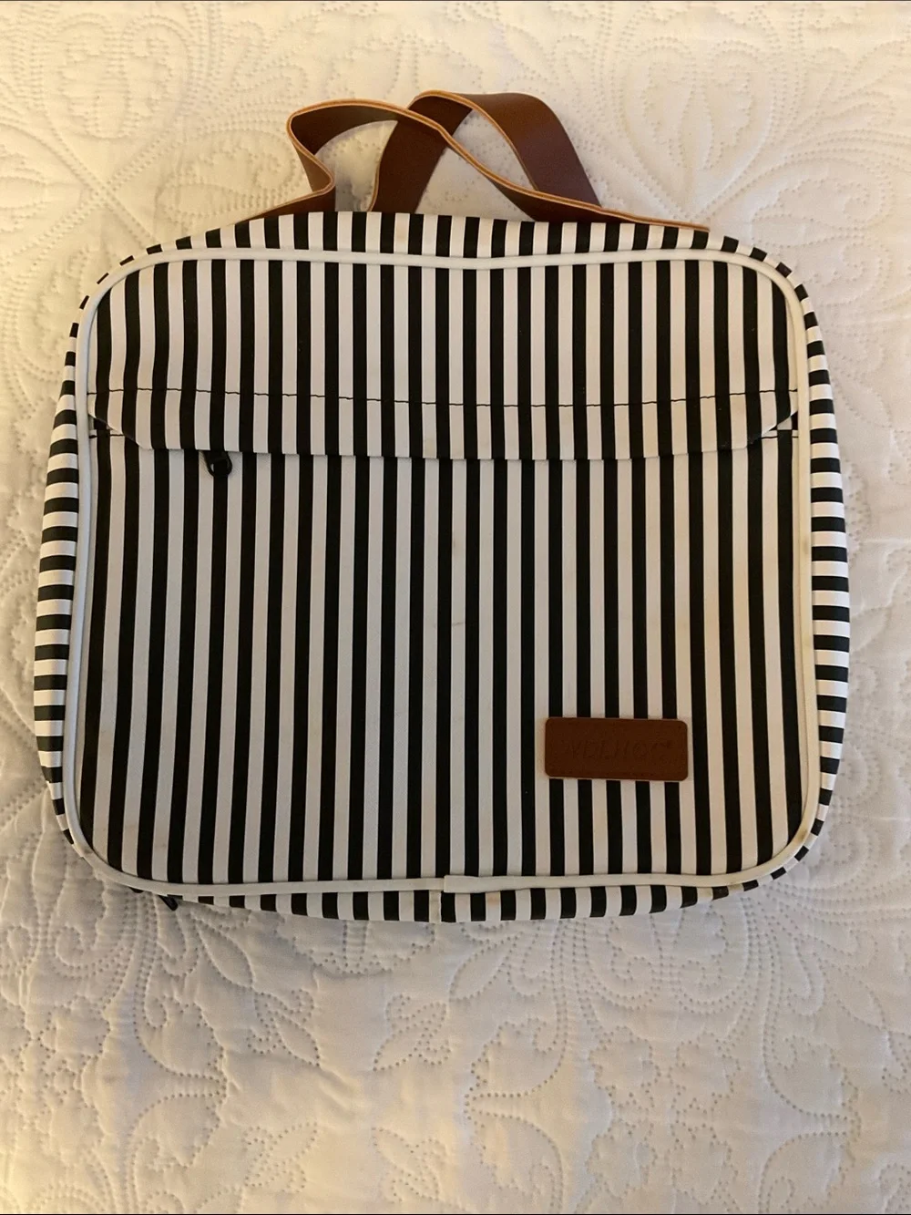 Hanging Travel Toiletry Bag with Hook, Like New